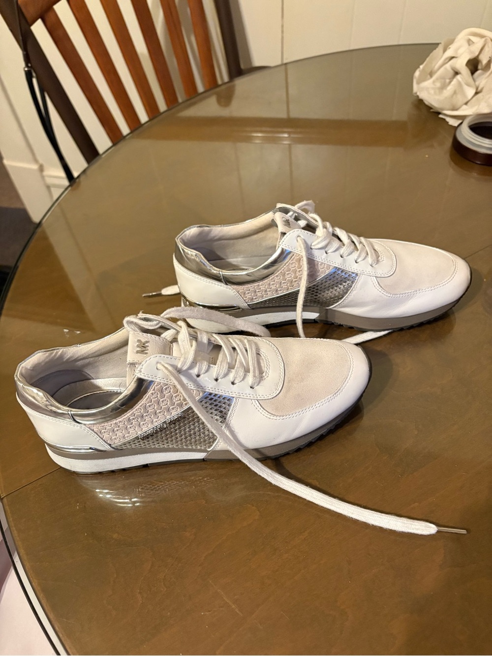 Micheal Kors Tennis shoes - Picture 3 of 5